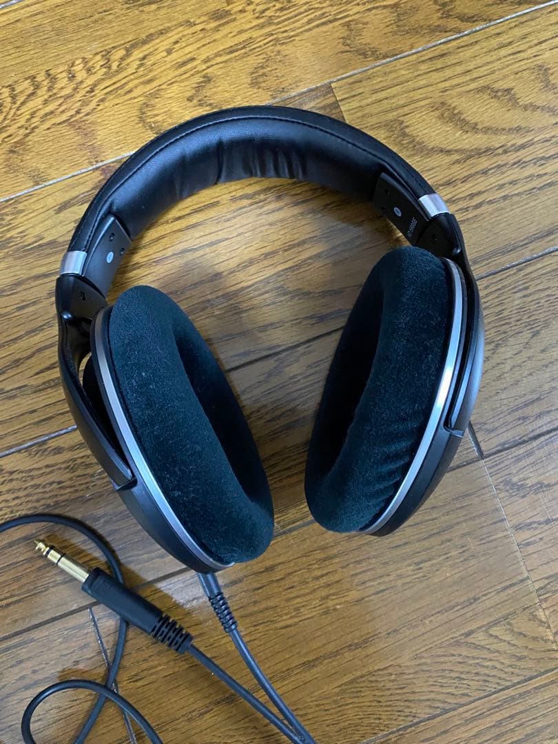 【匿名配送】ゼンハイザー有線オープン型ヘッドホン　ブラックHD599SE