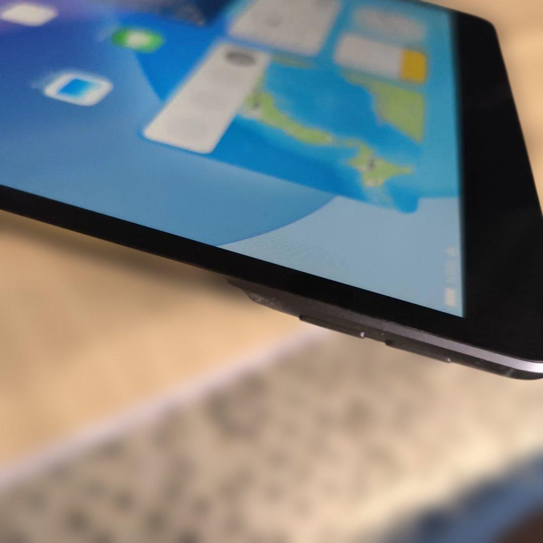 れ*ん様 iPad Air第3世代/64GB スペースグレイ MV0D2J/A8