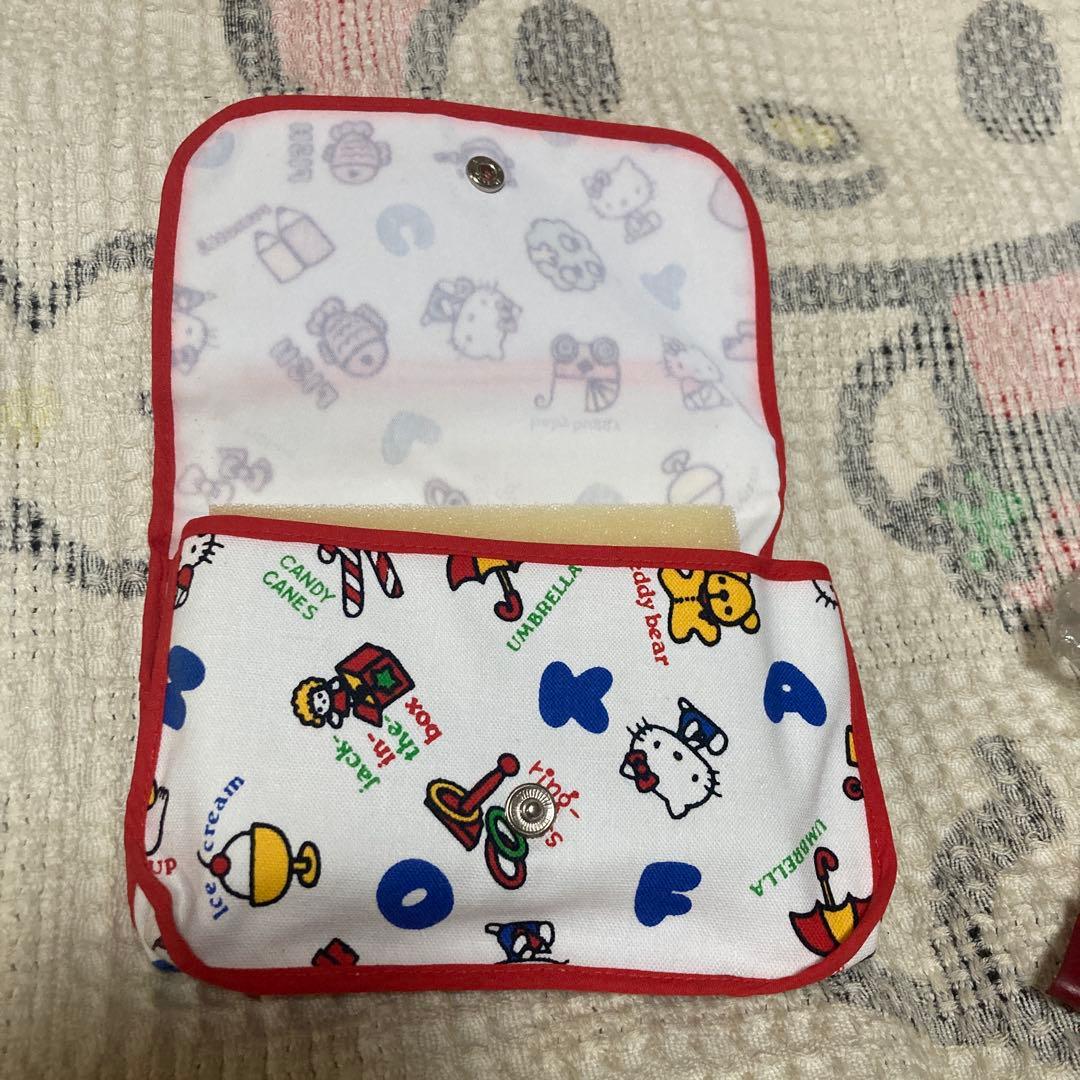 サンリオ　昭和レトロ　ハローキティ1976 弁当袋2こ＆ポーチ1こ　バラ売不可