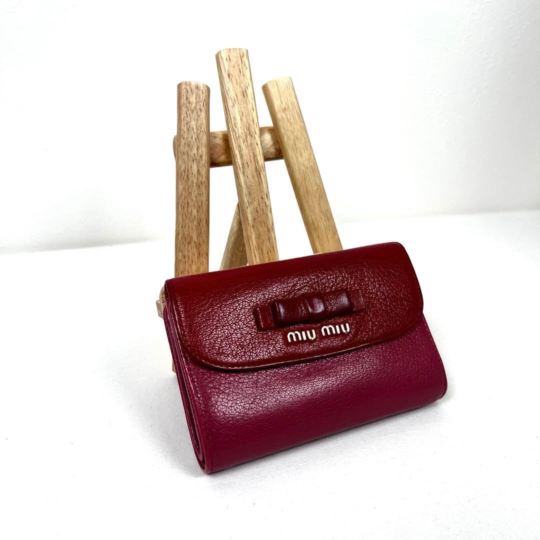 ミュウミュウ　折り財布　ロゴプレート　リボン　バイカラー　レザー　コンパクト　美