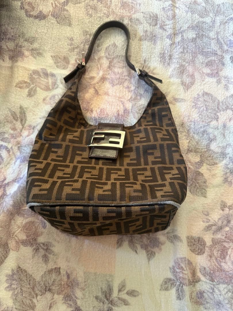 Fendi ブラウンロゴハンドバッグ