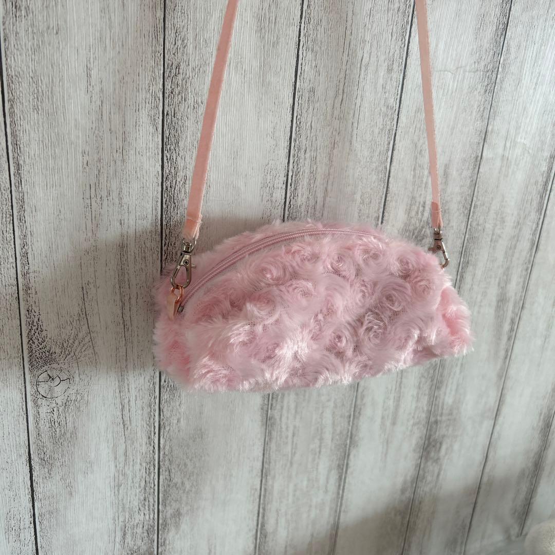 フクモモお出かけポーチ　かまぼこ