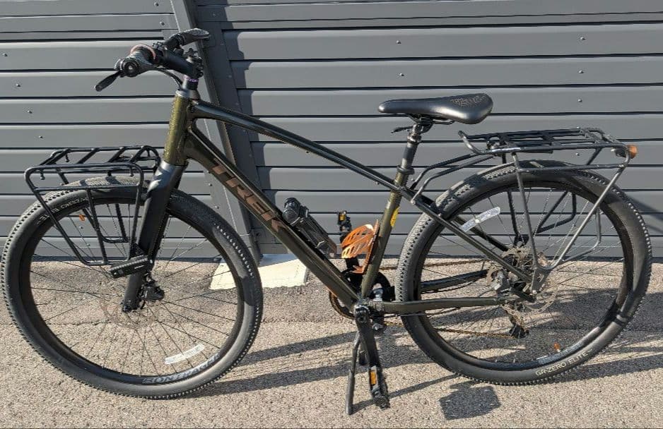 TREK DUAL SPORT 3 GEN 5　　11月25日まで値引きトレック