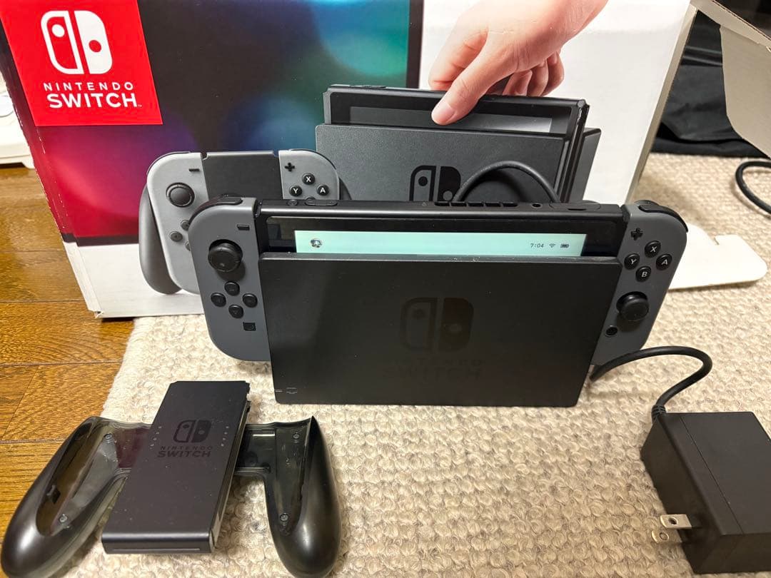 [お買得]Nintendo Switch グレー 本体ダウンロード版ソフト2本付