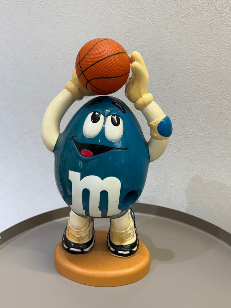 M&M's バスケットボール フィギュア