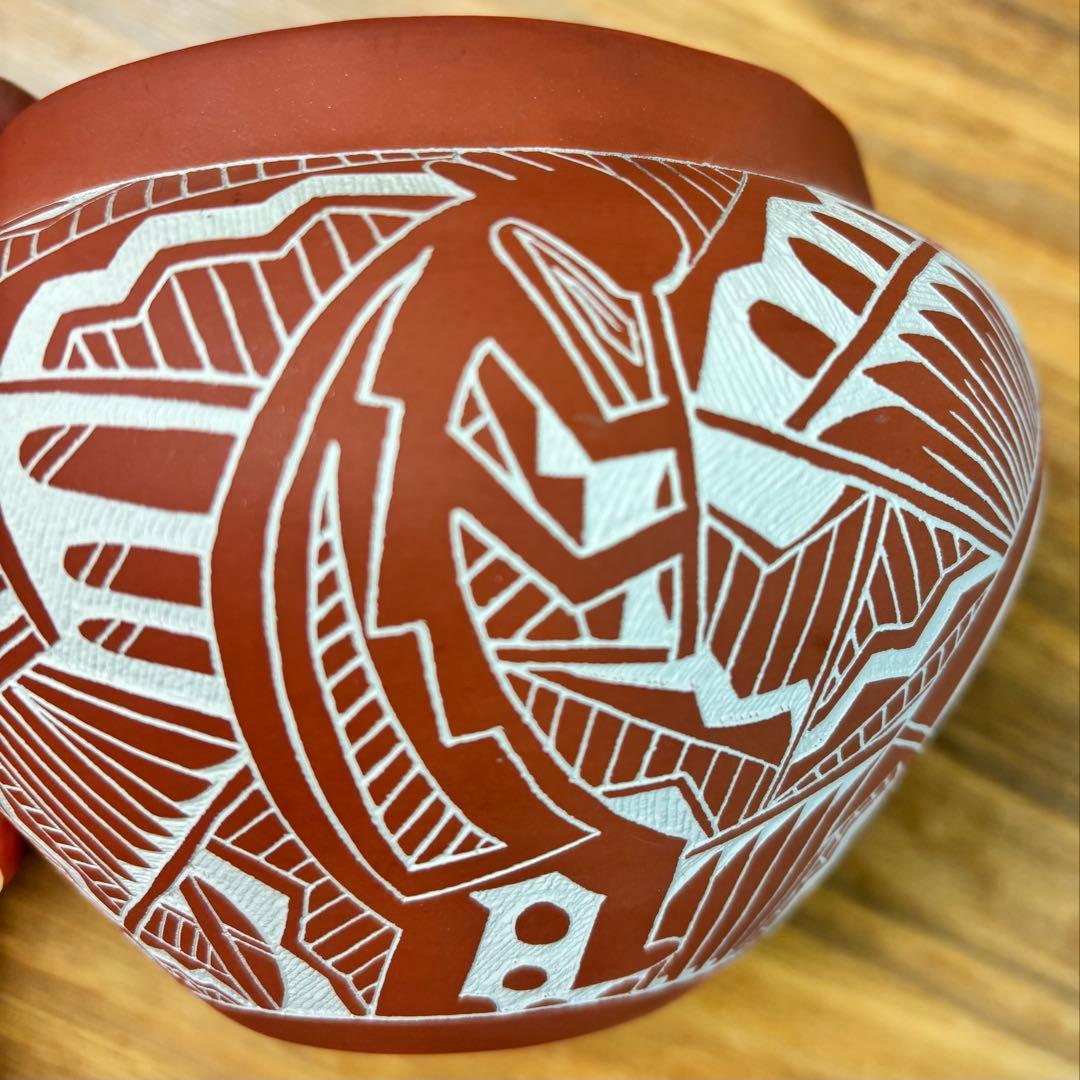 アコマ族◇A. Concho作 ココペリ模様 ハンドメイド陶器 赤土ボウル