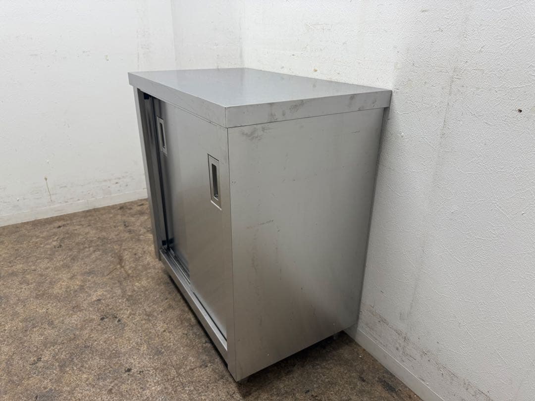 ステンレス　業務用　扉付き作業台　厨房　飲食店　W７５０ｘD４５０ｘH８００ｍｍ