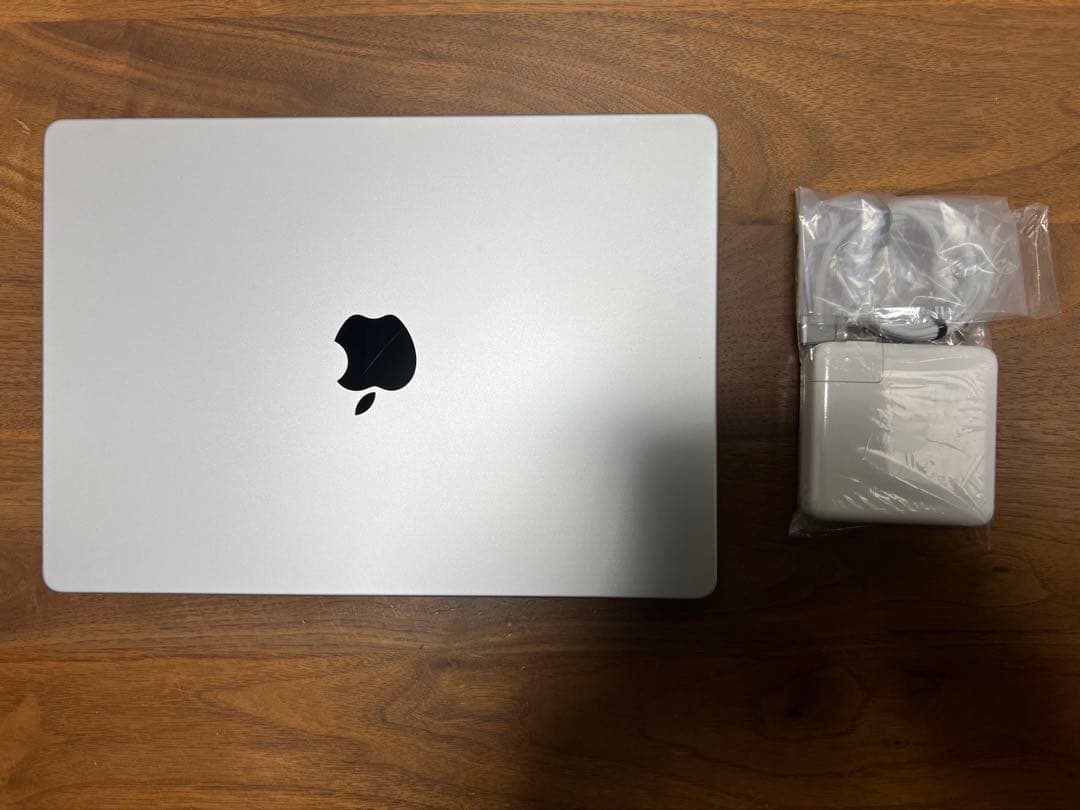 美品&高性能❗️MacBook Pro M1Pro 14in 32&1TB シルバ