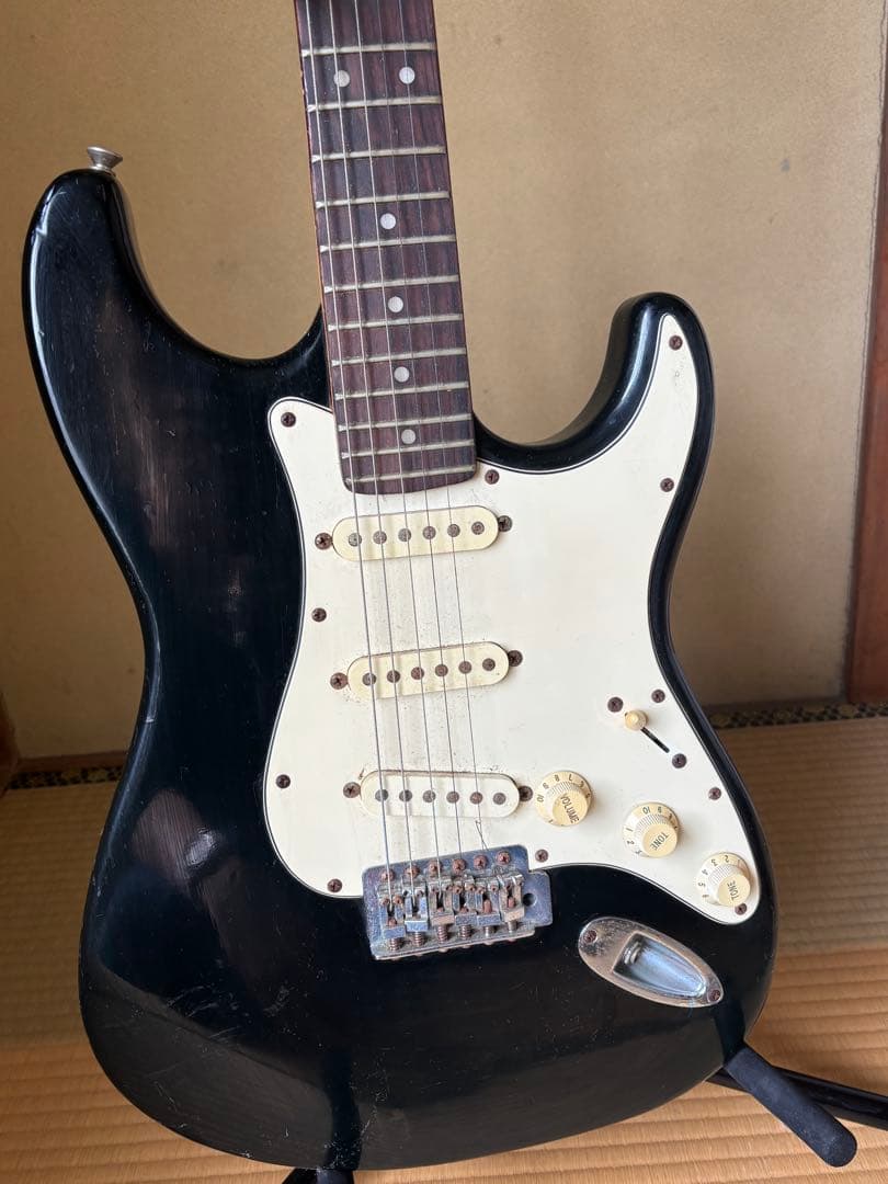 ブラックエレキギター シングルコイル【現状品】