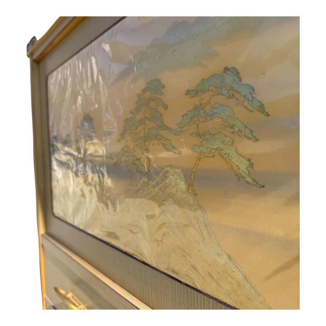 着物　外装は合板ですが衣装収納部は桐箪笥　年代物