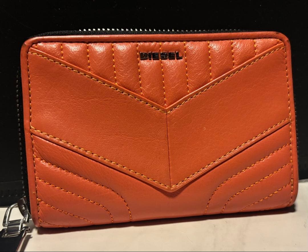 【新品未使用】DIESELディーゼル 本革二つ折り財布