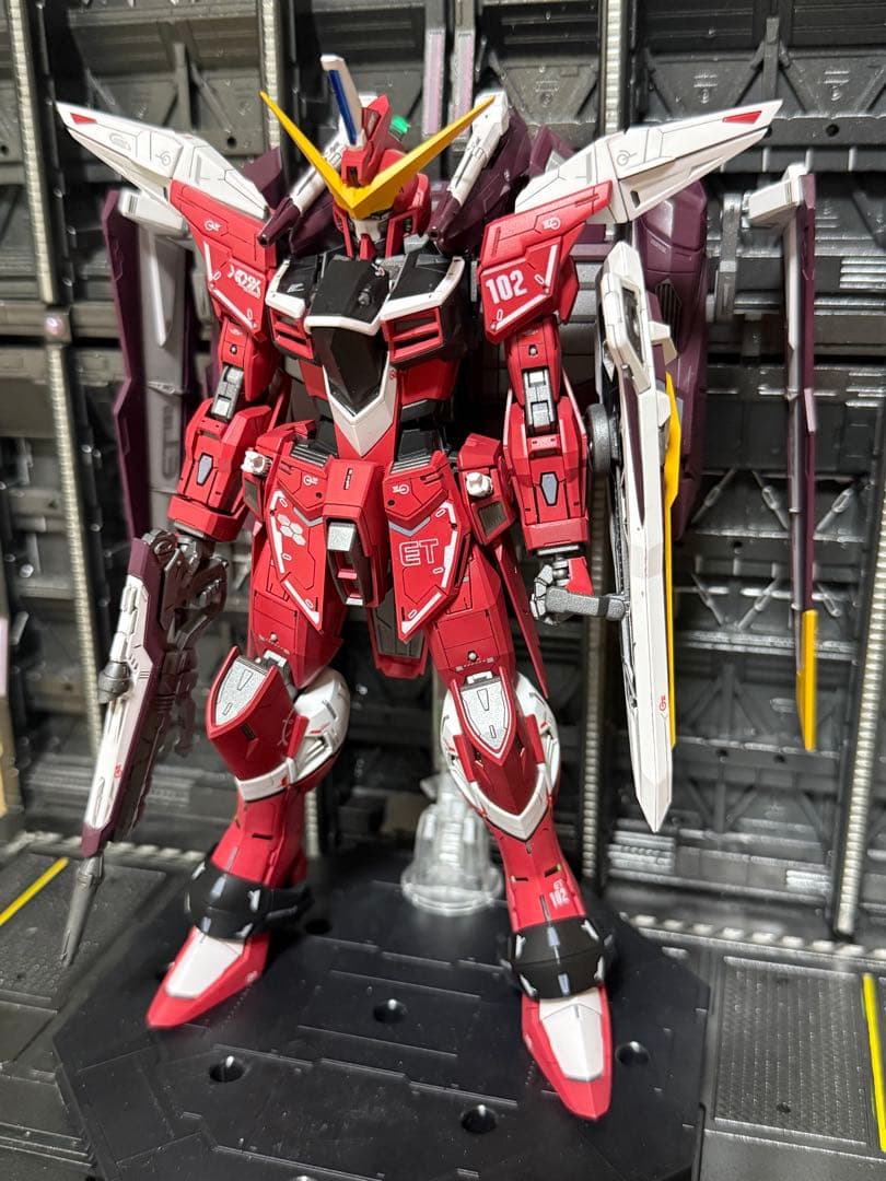 MGジャスティスガンダム　ガンプラ　完成品