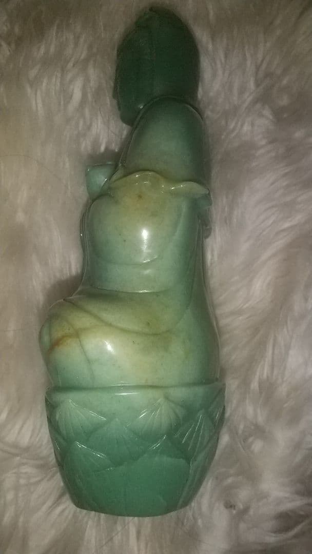 インド翡翠の仏像