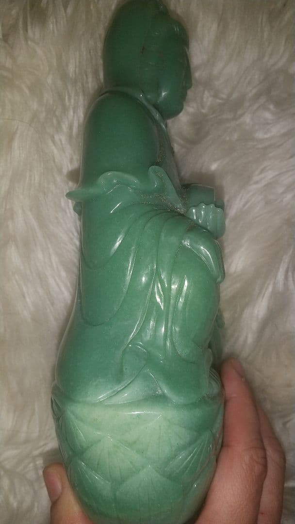 インド翡翠の仏像