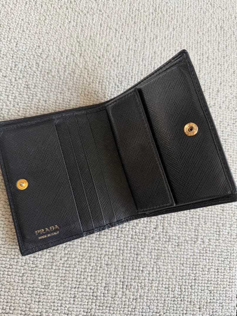 PRADA 二つ折り財布