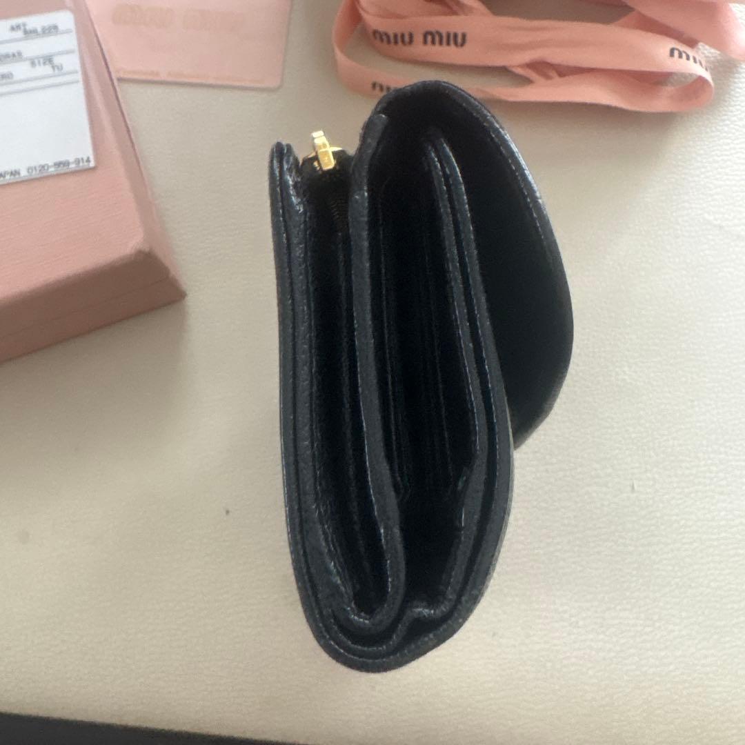 miu miu 黒 三つ折り財布 付属品あり