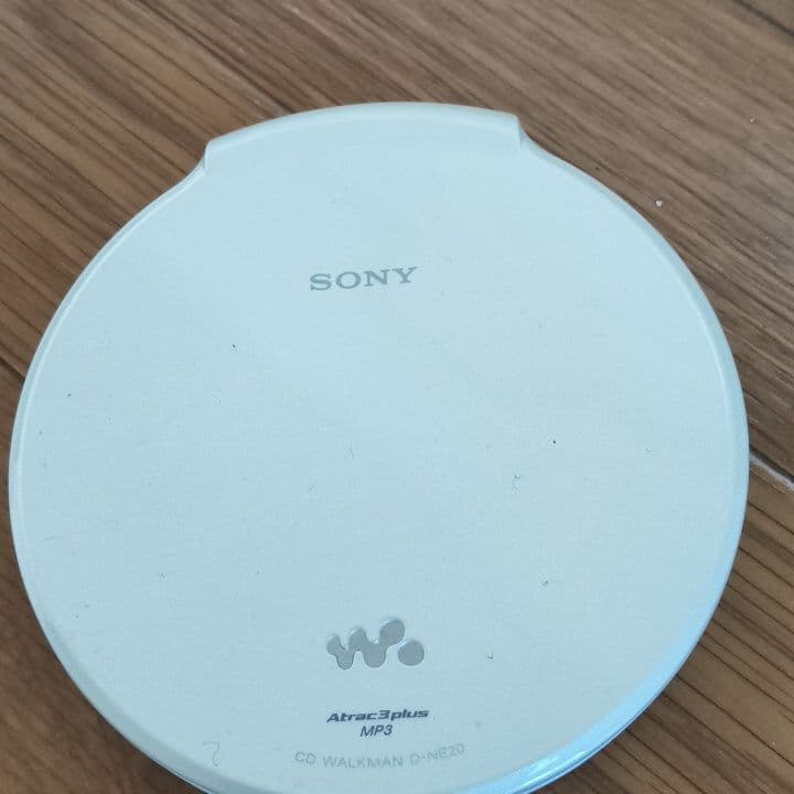 SONY D-NE20 ポータブルCDプレーヤー（ジャンク）