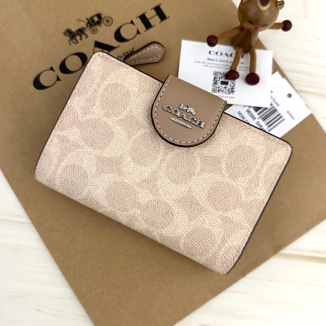 新品　COACH　コーチ 財布 折り財布　２つ折り財布 ベージュ