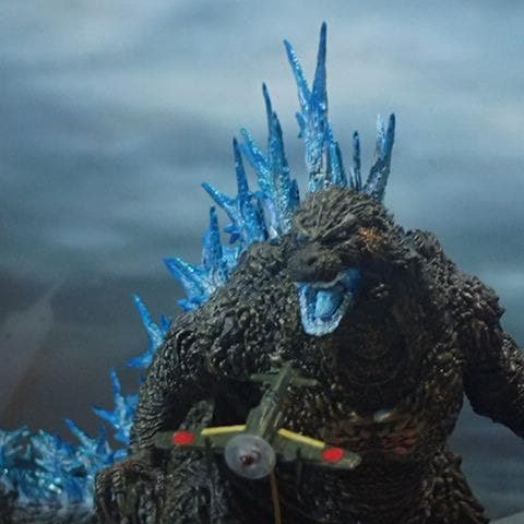 電車・震電付！一番くじ ゴジラ−1.0 A賞を背びれ発光イメ－ジへ再塗装 元箱有