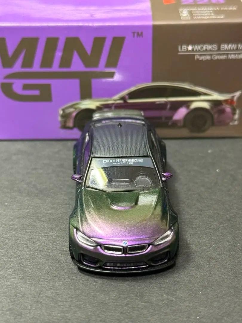 MINI GT LB★WORKS BMW M4 パープルグリーンメタリック
