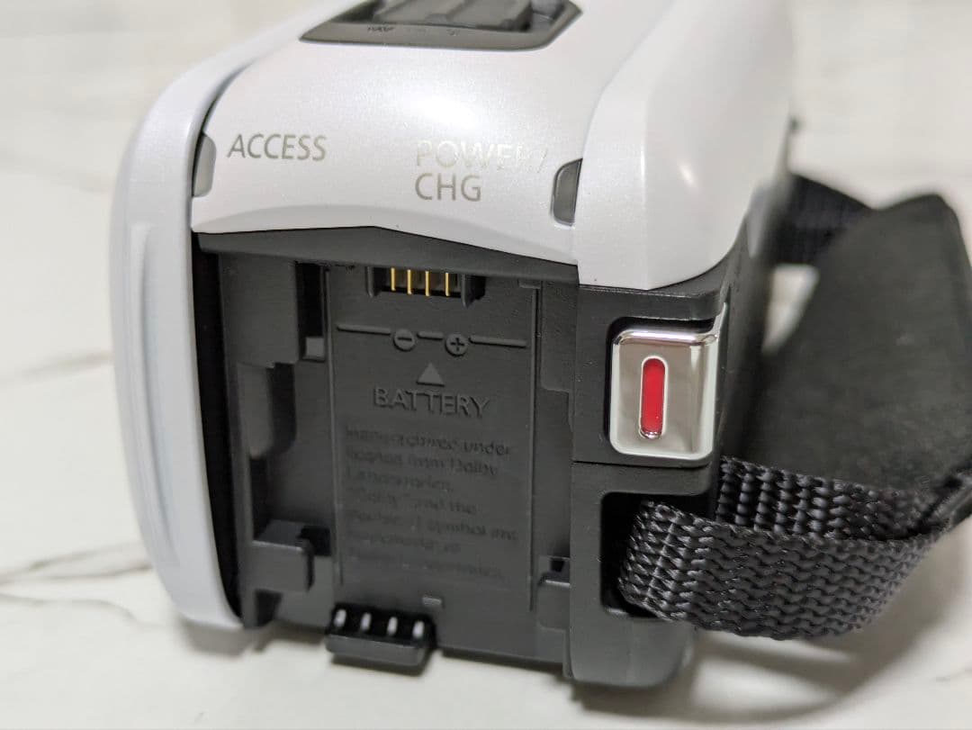 【美品】Canon　iVIS HF R800　ホワイト　SDカード付き