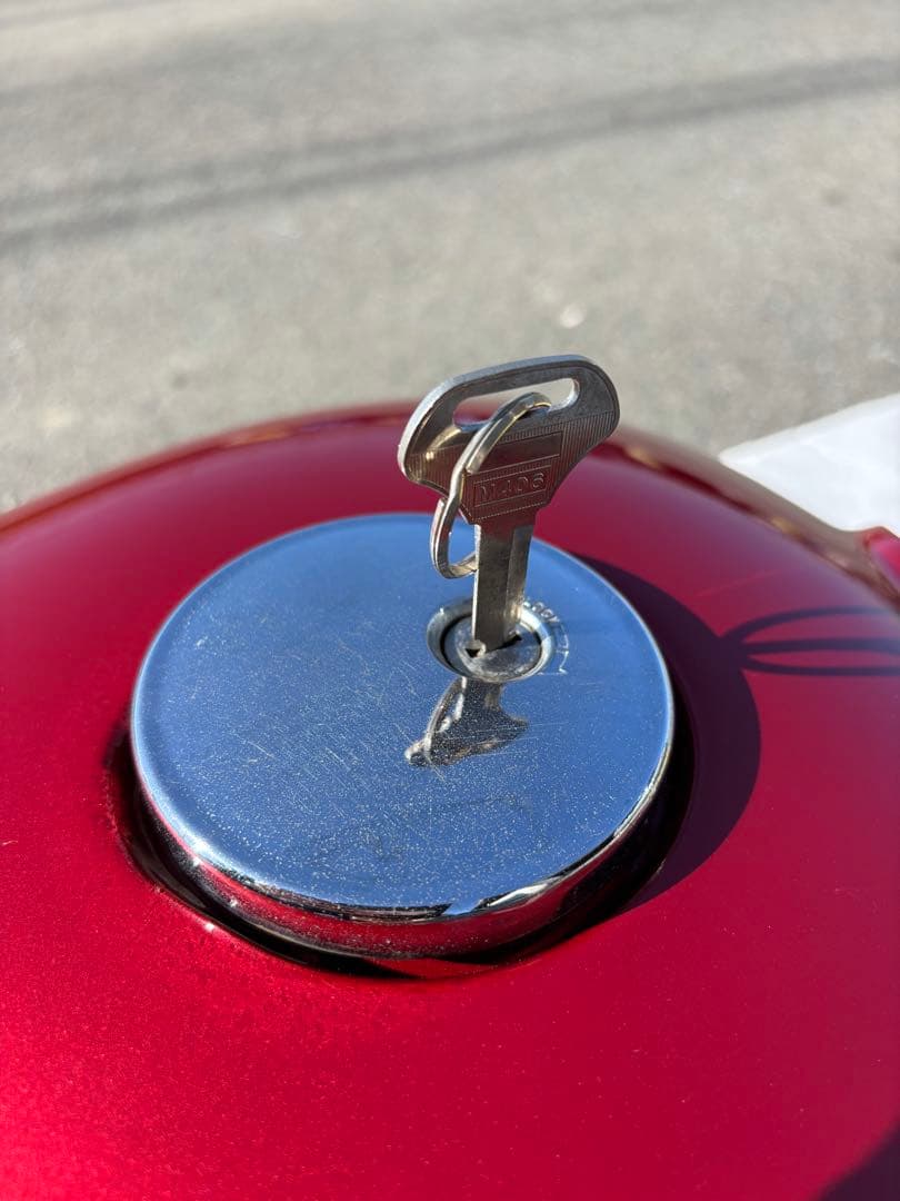 Kawasaki W650(1999)タンク　エンブレム、パット、コック、キー付