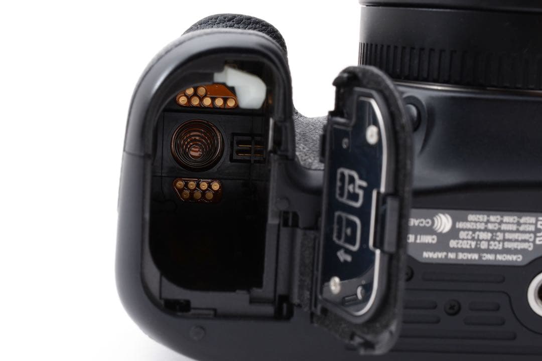 保証付き☆デジタル一眼レフカメラCanon EOS 80D標準レンズセット