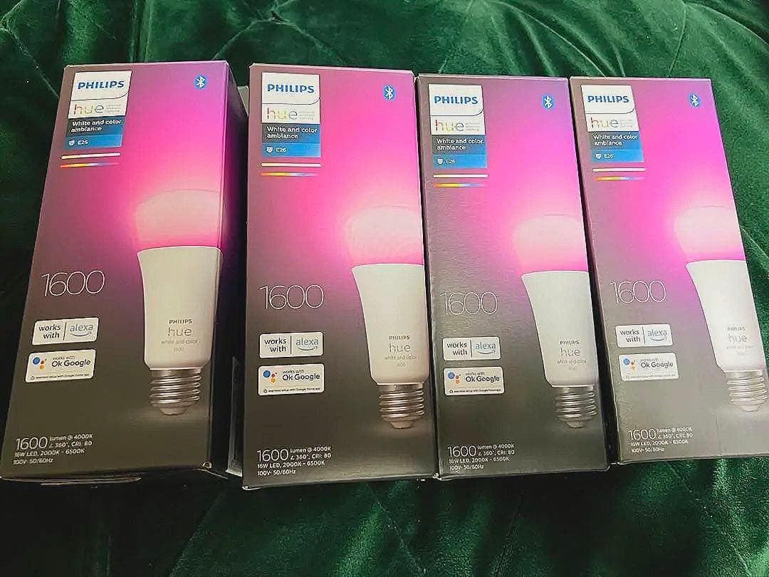 【週末限定】Philips Hue フルカラー LED電球 100W4個セット