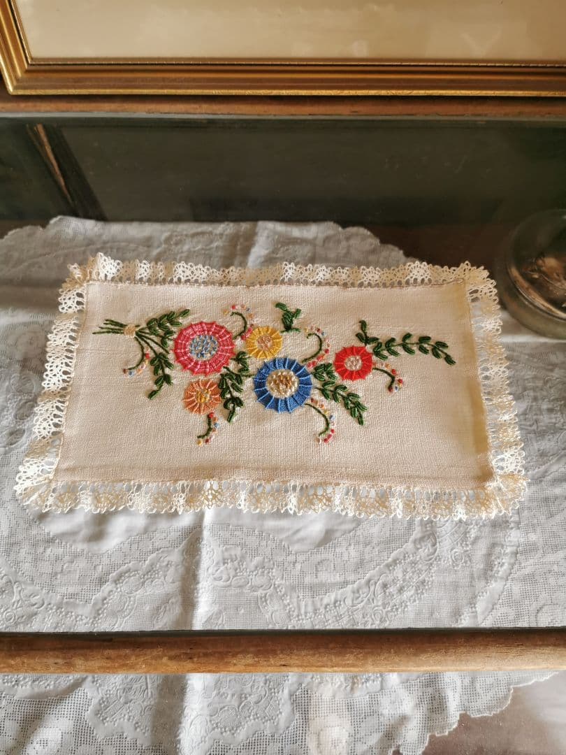 アンティーク フランス ロゼッタの花束 ボビンレース装飾 リネントレイクロス