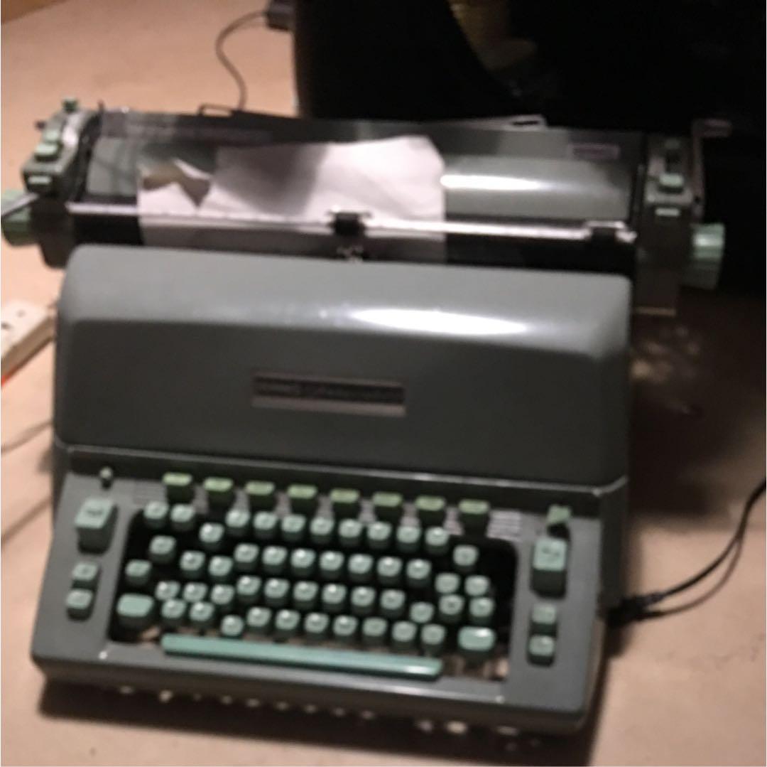 HELMES AMBASSADOR タイプライター エルメス アンバサダー