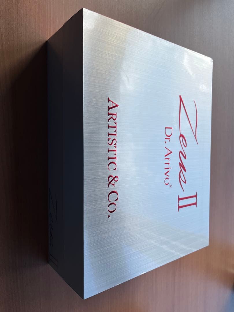 ARTISTIC & CO. Zeus II 美顔器