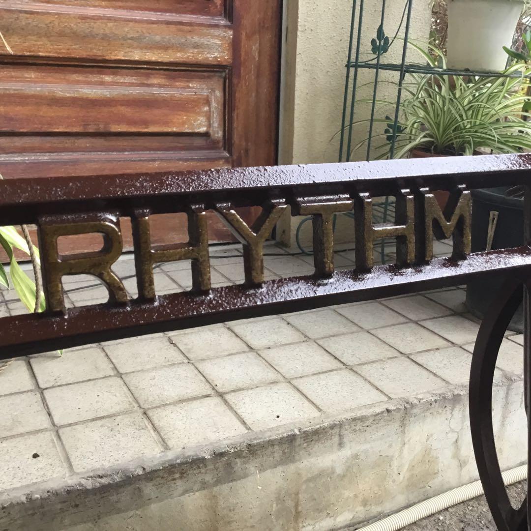 RHYTHMヴィンテージ テーブル脚アイアン　テーブルに！