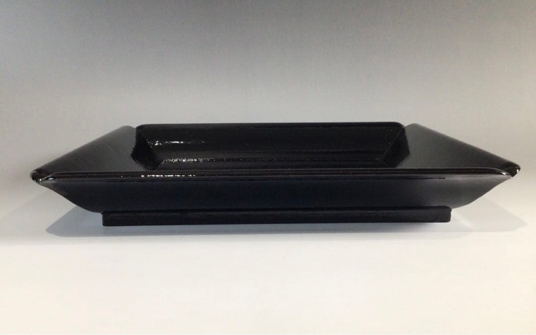 Ｐ７４６　四方盆　『鷲山塗』『山本象石作』『表千家　堀内宗完　箱書』　共箱