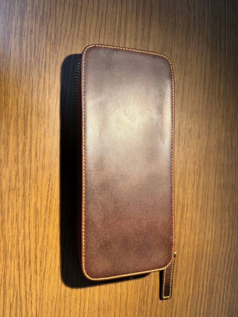 バハギア　ラウンドジップペンケース　クレイジーホース　ダークブラウン