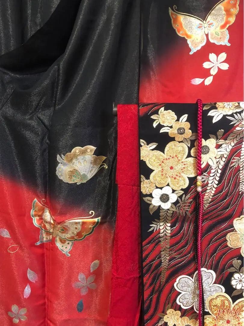 振袖 ６点セット ラメ入り 黒と赤のグラデーション 蝶と花 成人式