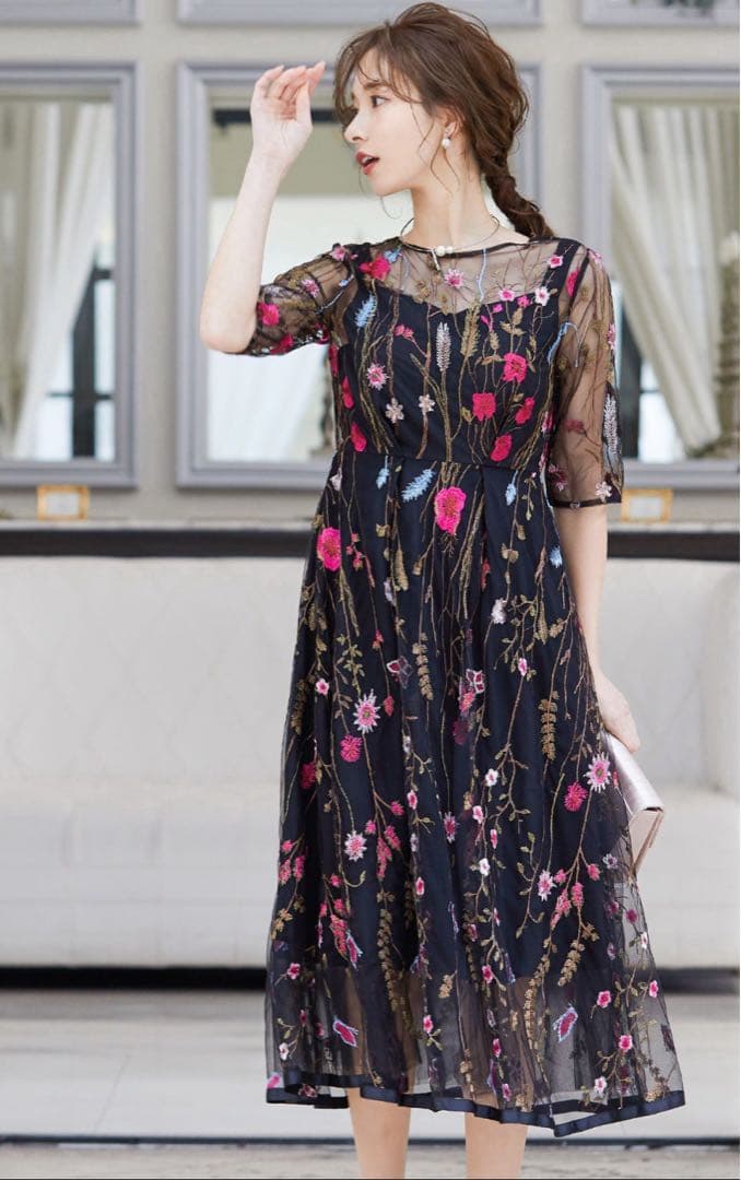 ニアナ niana ヴィンテージ風フラワー刺繍ドレス 結婚式ワンピース