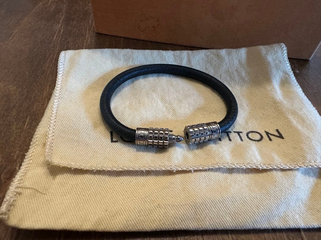 Louis Vuitton （ルイ・ヴィトン）タイガ　バングル　ブレスレット