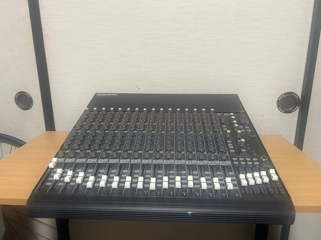 MACKIE CR1604-VLZ アナログミキサー