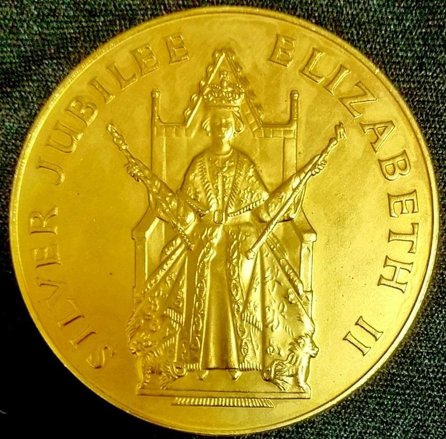 大型46mm 1977年 イギリス シルバージュビリー ギルドメダル 金メッキ銅