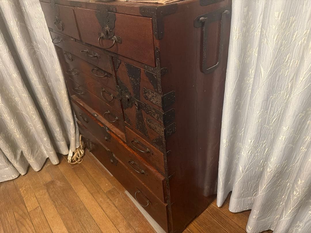 銘木　昭和レトロ素敵なアンティーク　タンス箪笥　収納けやき？欅？13箇所収納木工