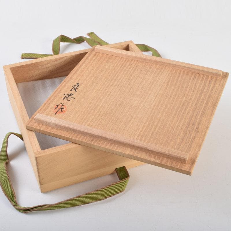 ガラス工芸　荒木良忠作　玻璃彫刻　金赤楓はがさね文皿　共布共箱　C　9197