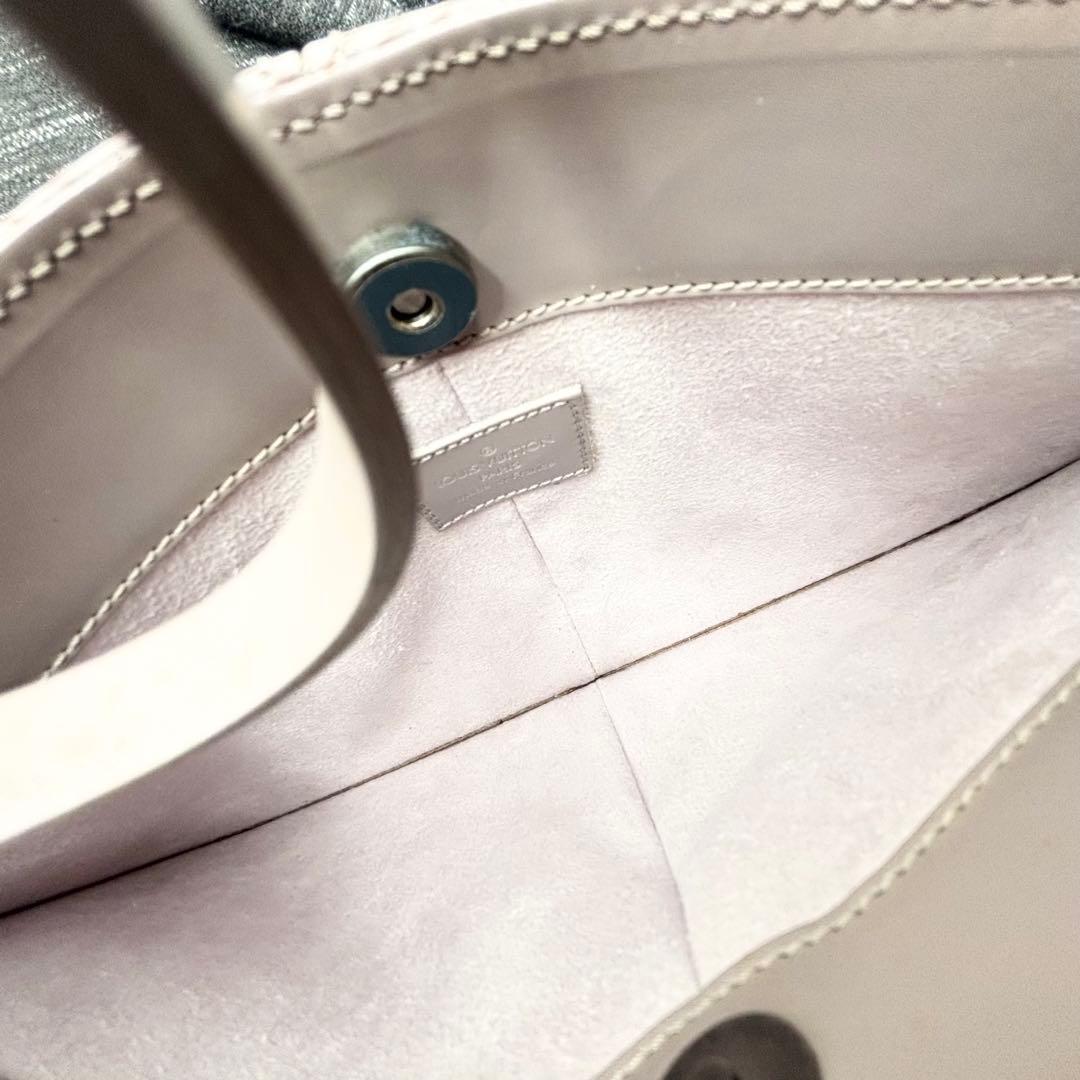 LOUIS VUITTON エピ　ポシェット　ドゥミリュンヌ　ライラック