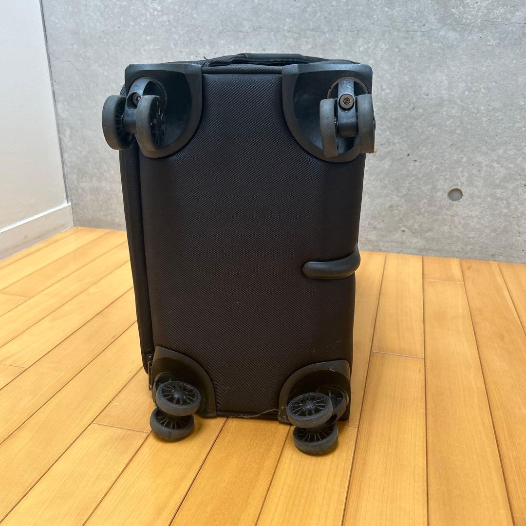 Samsonite 黒 キャリーケース　機内持ち込み可能