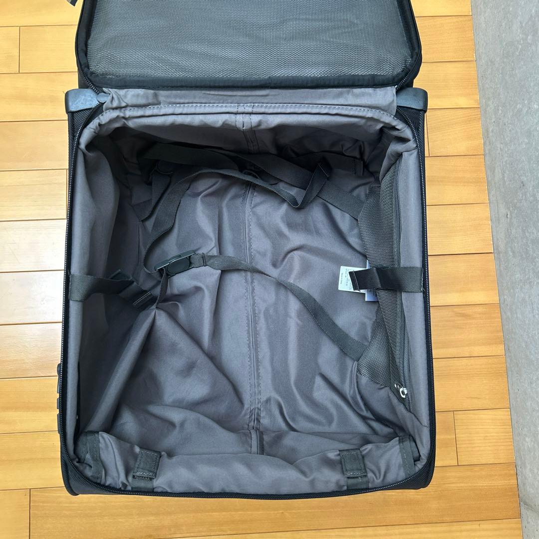 Samsonite 黒 キャリーケース　機内持ち込み可能