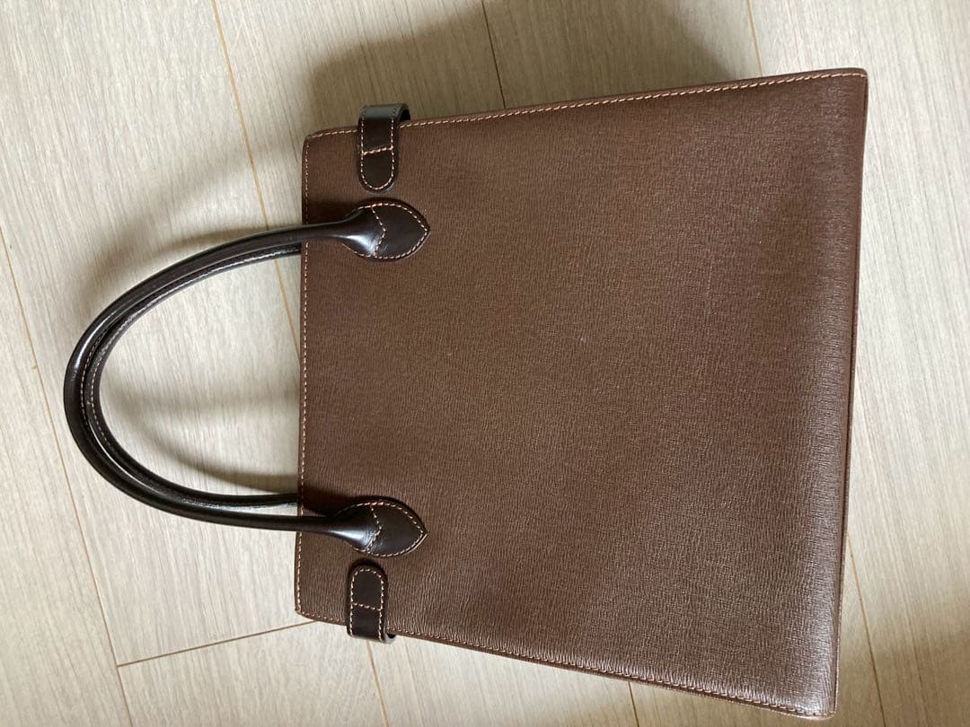 BURBERRYバーバリーレザーハンドバック