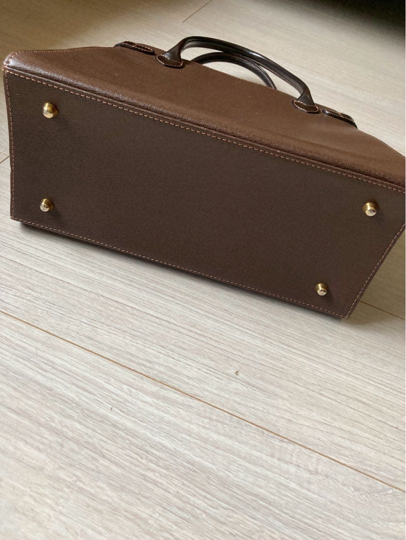 BURBERRYバーバリーレザーハンドバック