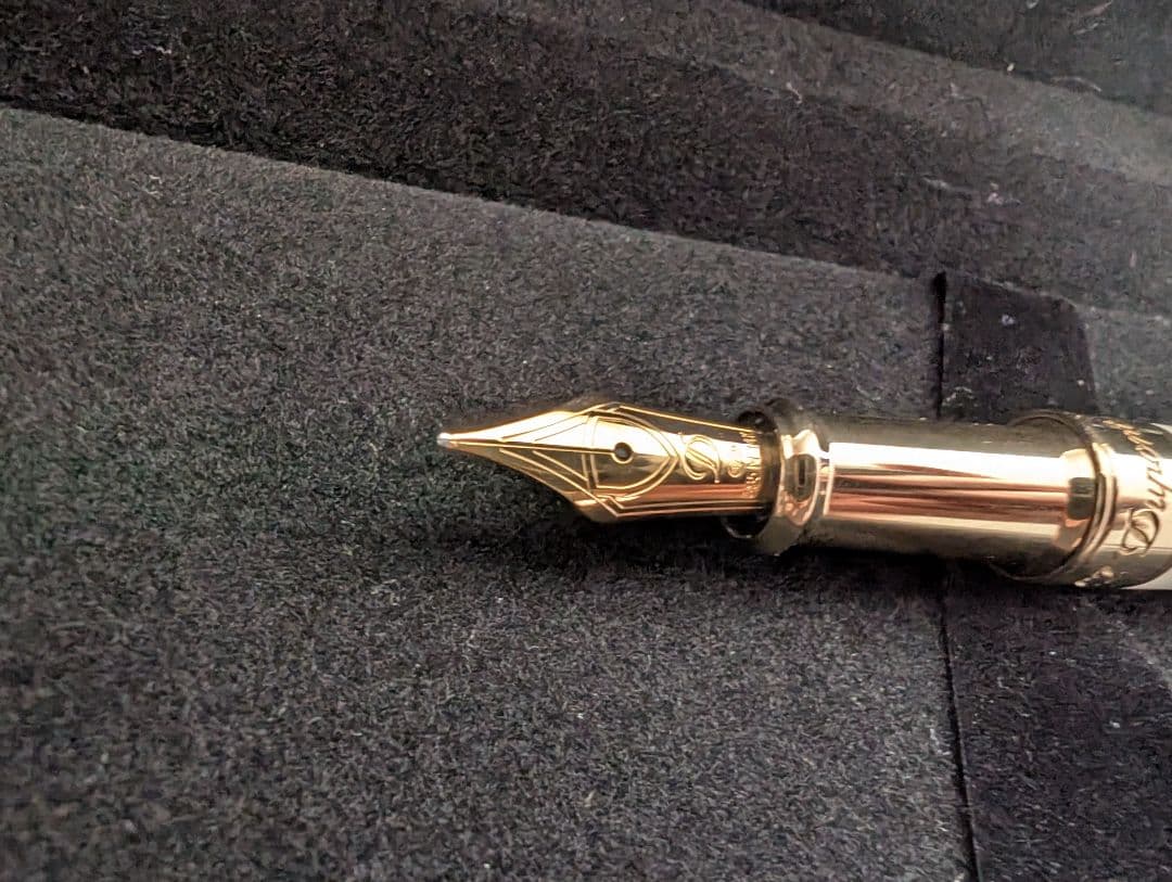 S.T. Dupont ラインD 万年筆 ホワイト デュポン Mニブ