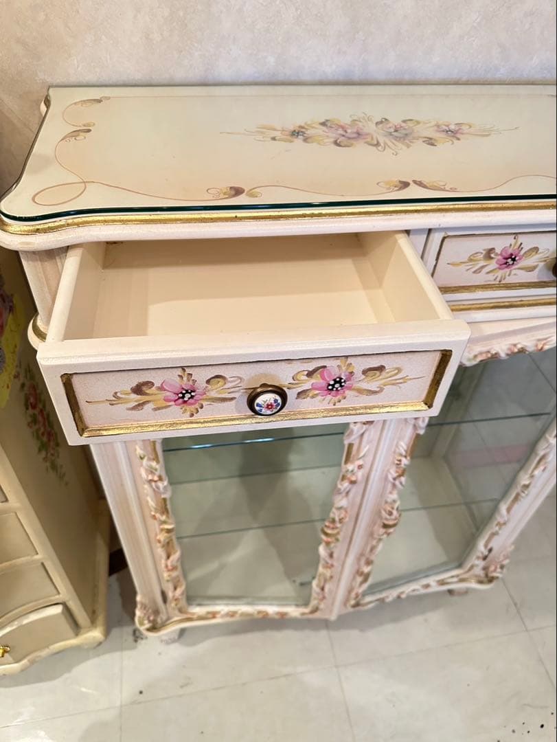 【mayumi】ロココ調 ガラスキャビネット猫脚 家具 お姫様 ローラアシ