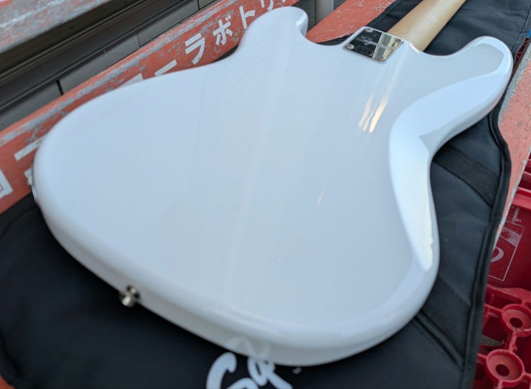 Squier Affinity PrecisionBass プレシジョン　ベース