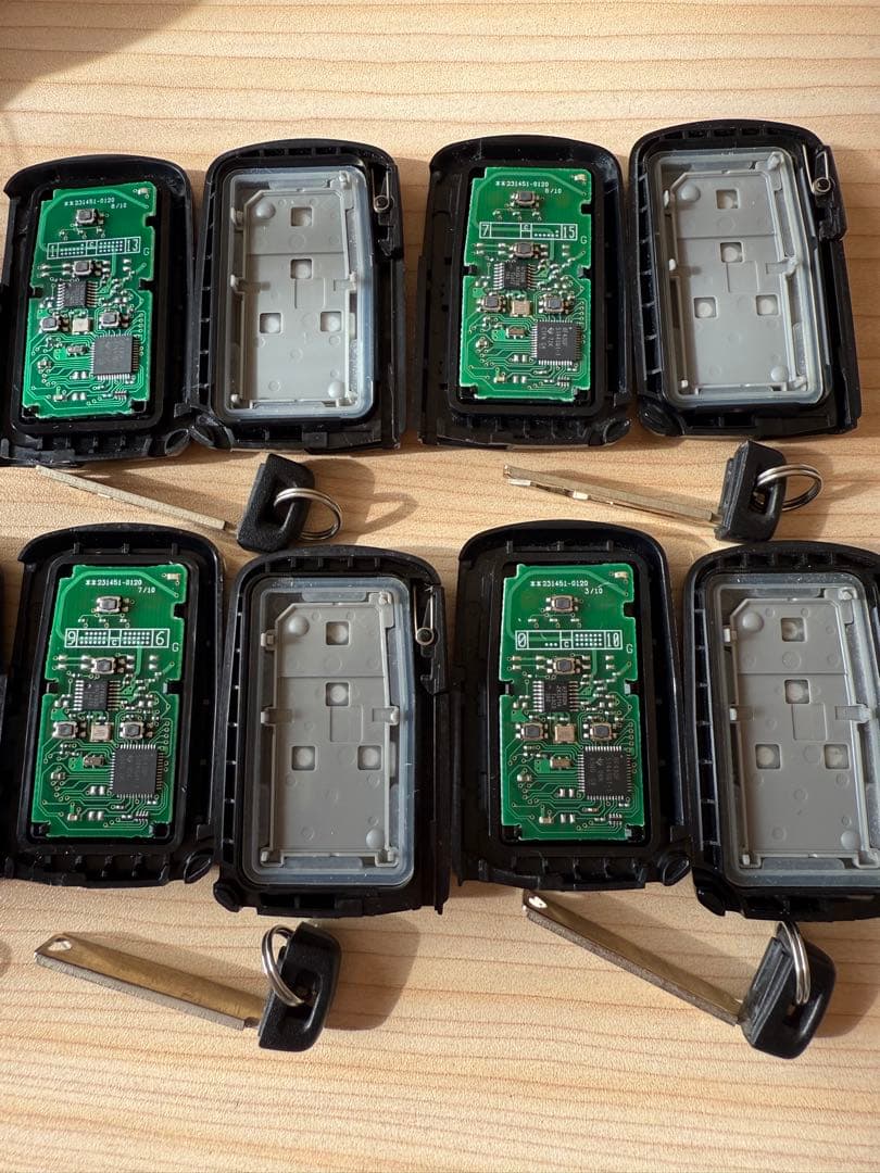 トヨタ純正 ヴォクシー スマートキー (4つボタン) 6個 送料込み